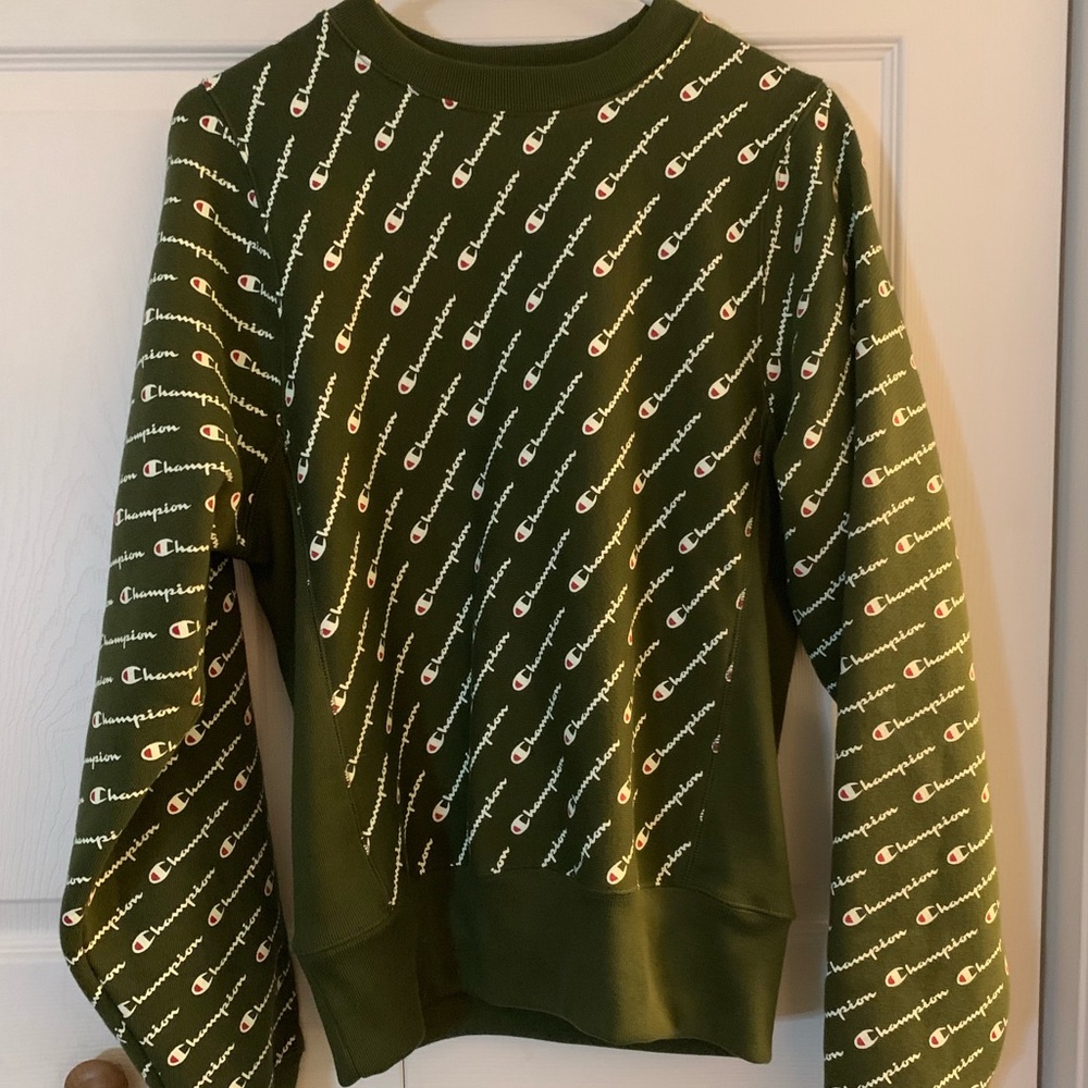 Woman’s champion all over long sleeve crew neck